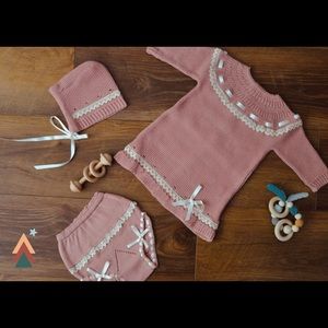 Newborn baby girl homecoming outfit lace layette set